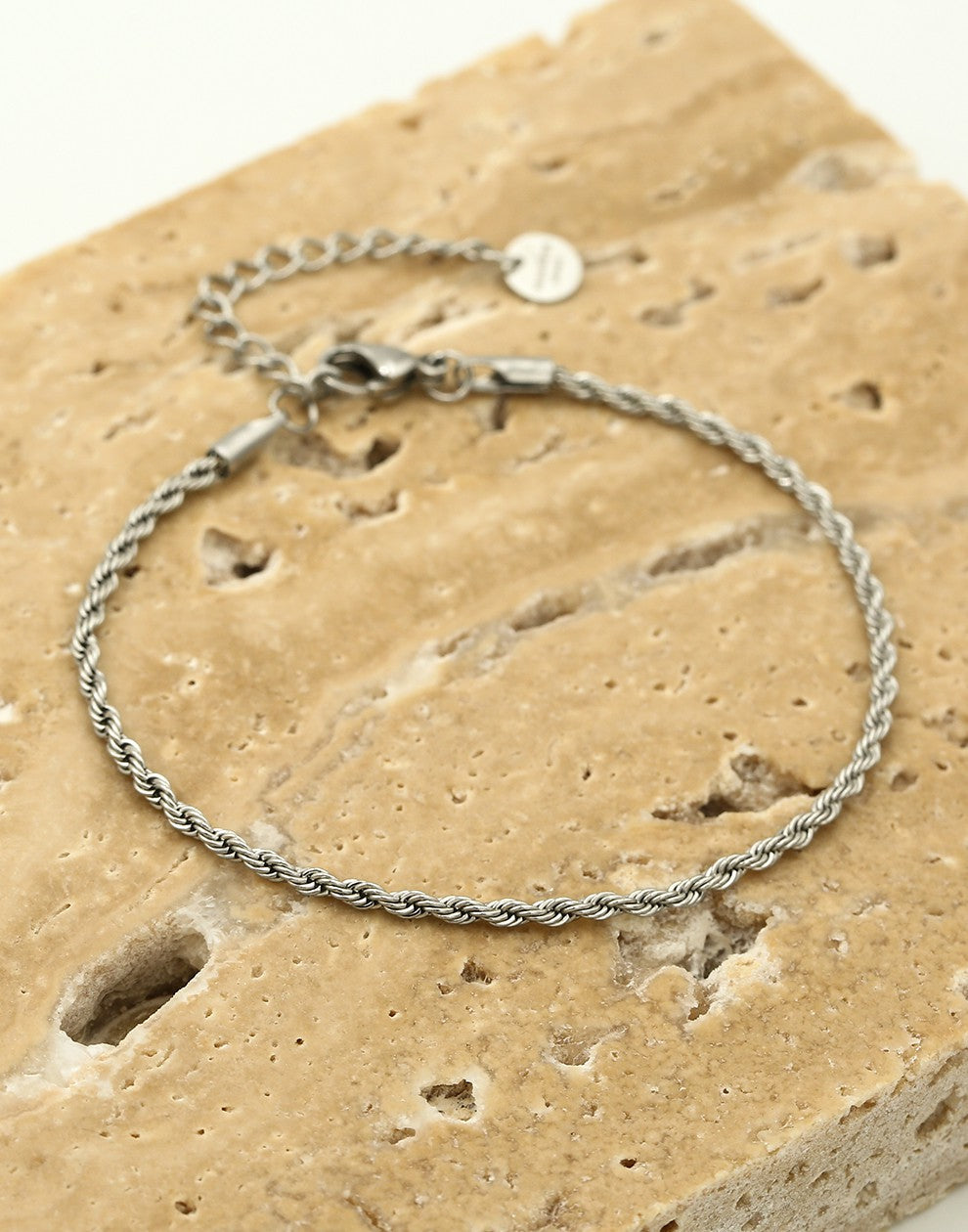 Gedraaide armband zilverkleurig