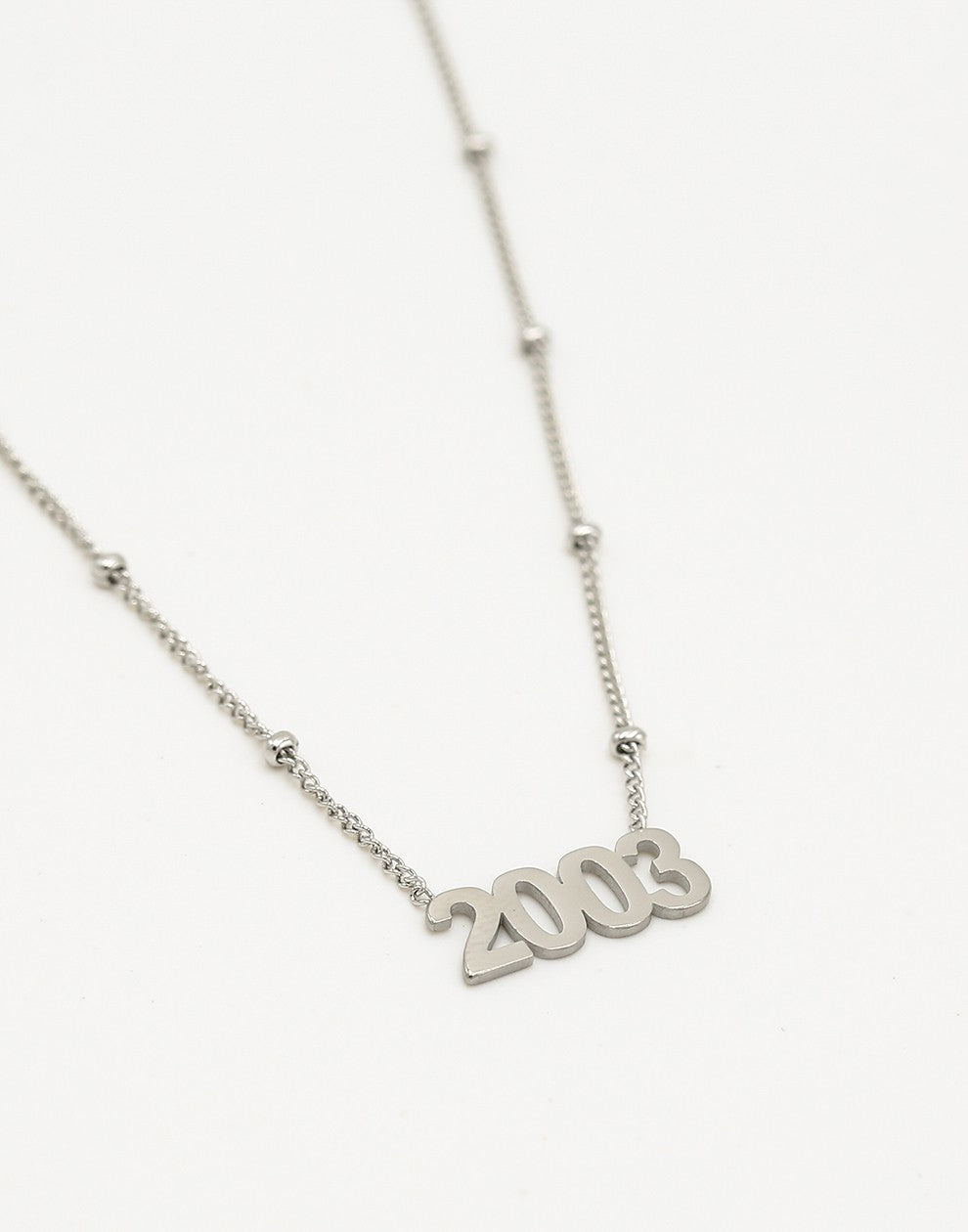 Ketting jaartal 2003 zilverkleurig