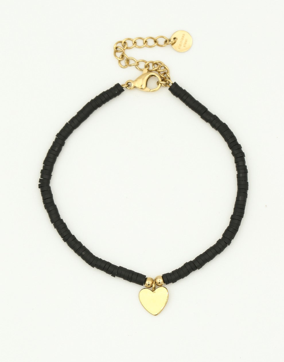 Armbandje zwart met hartjes hanger in het goudkleurig