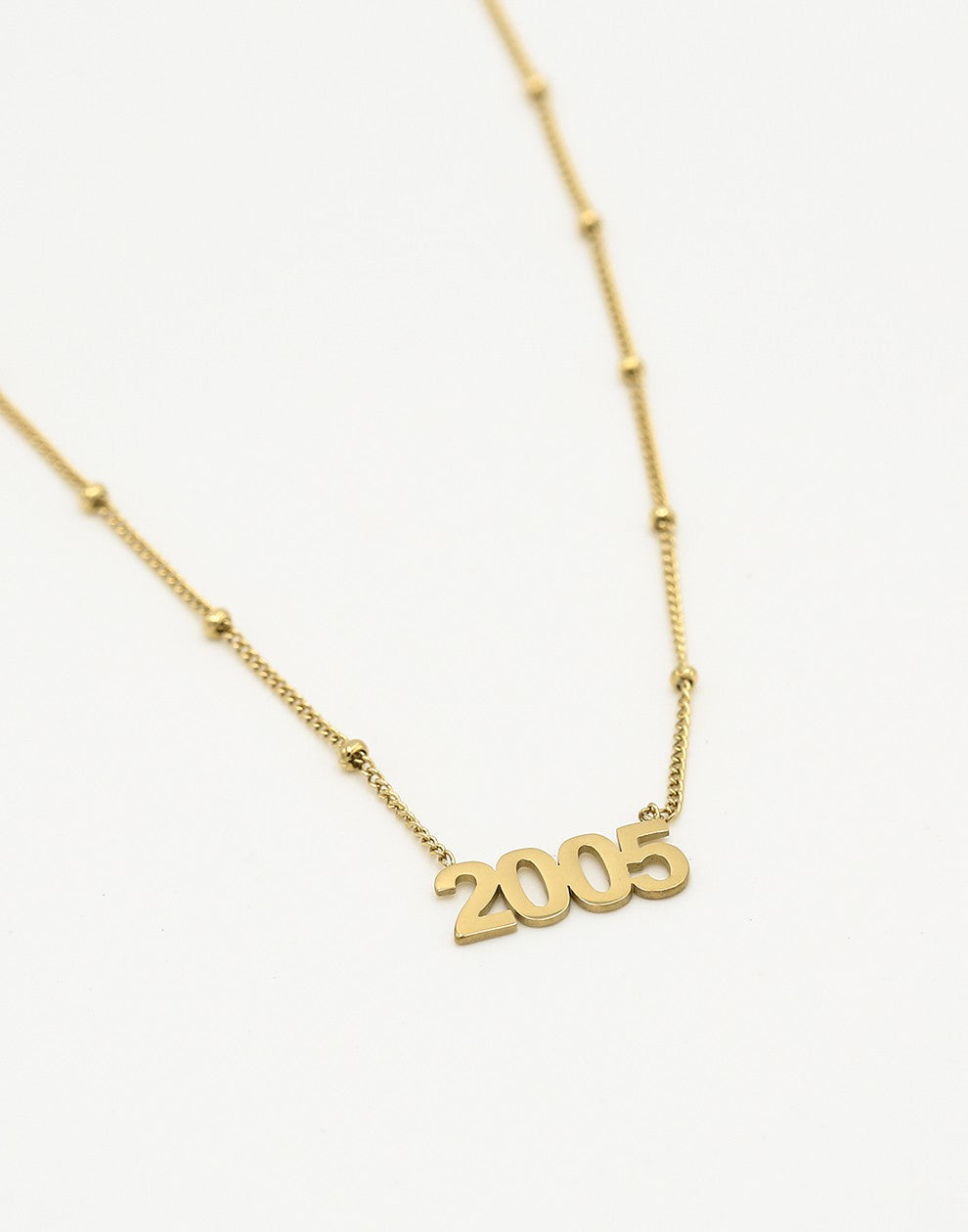 Ketting jaartal 2005 goudkleurig