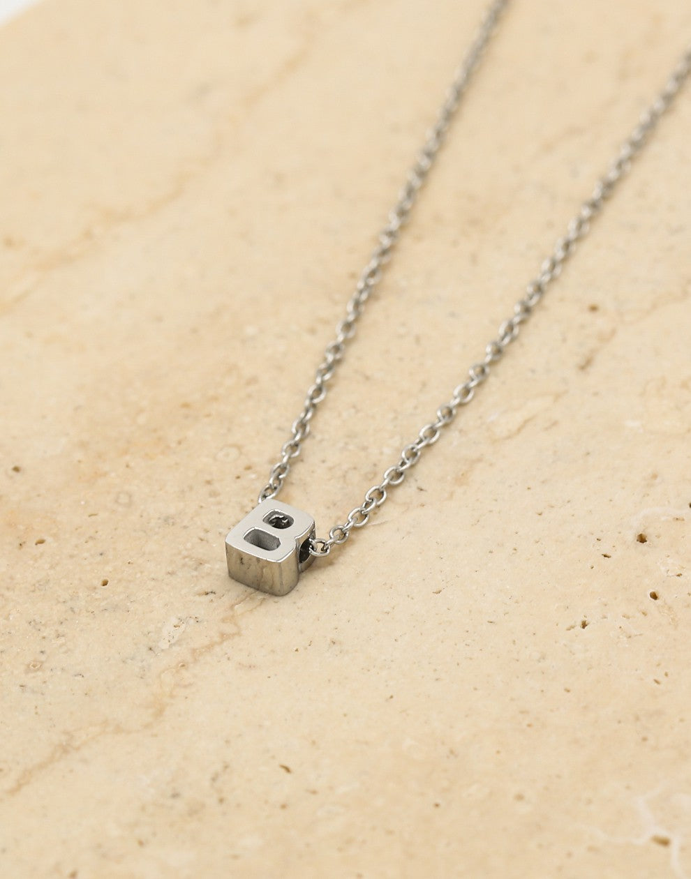 Initialen ketting letter B zilverkleurig