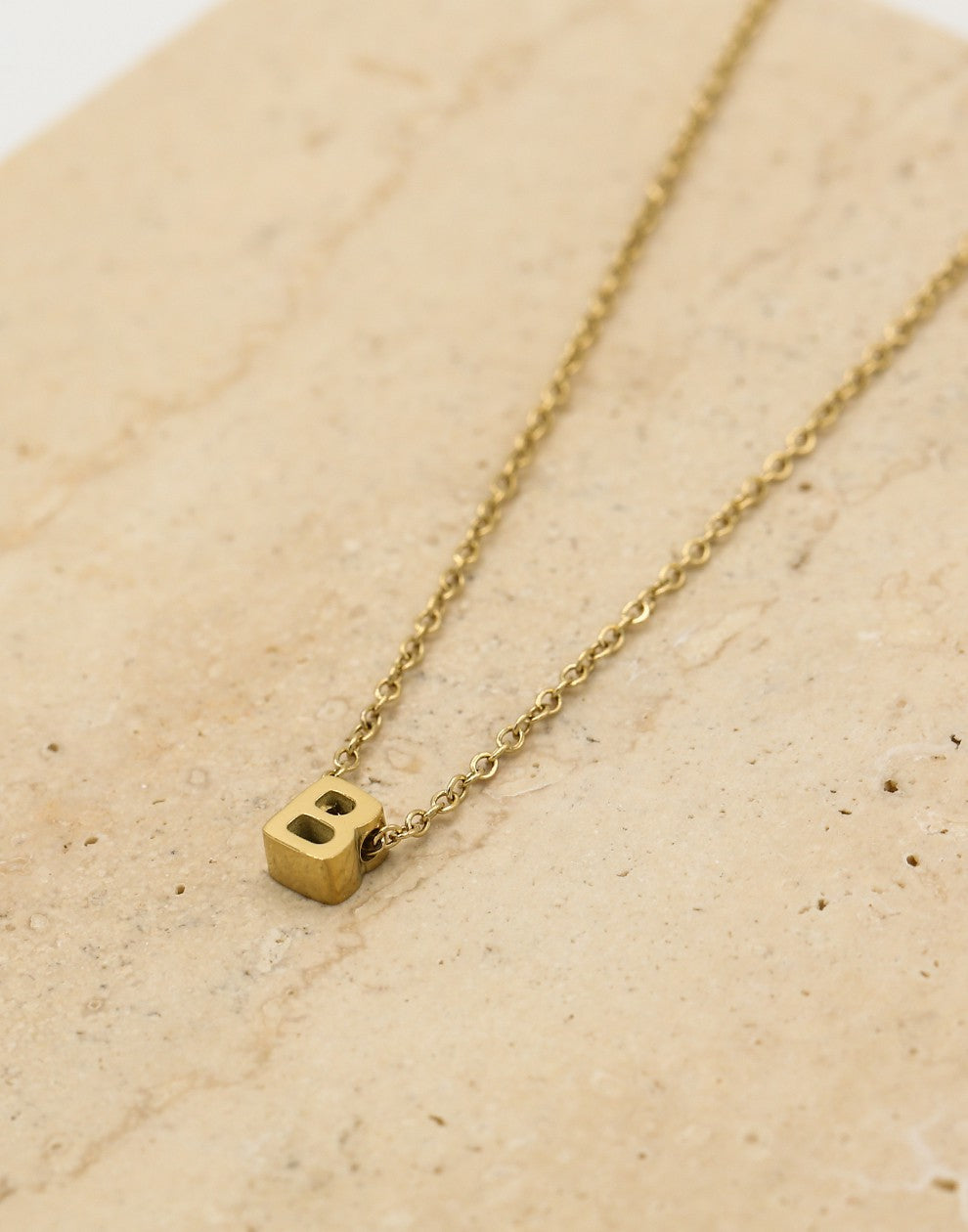 Initialen ketting letter B goudkleurig