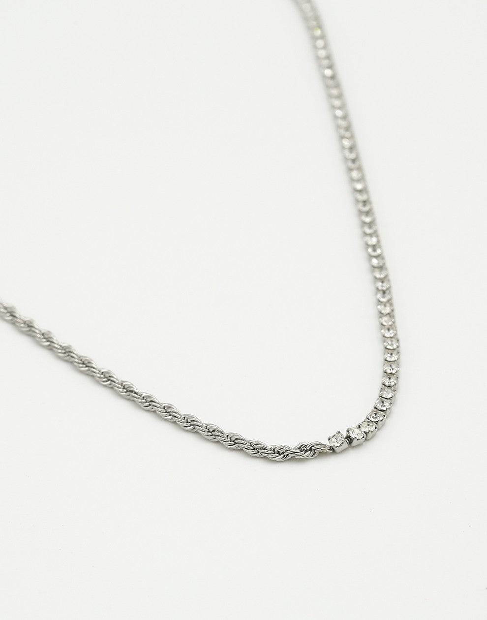 Ketting tennis en gedraaide schakel zilverkleurig