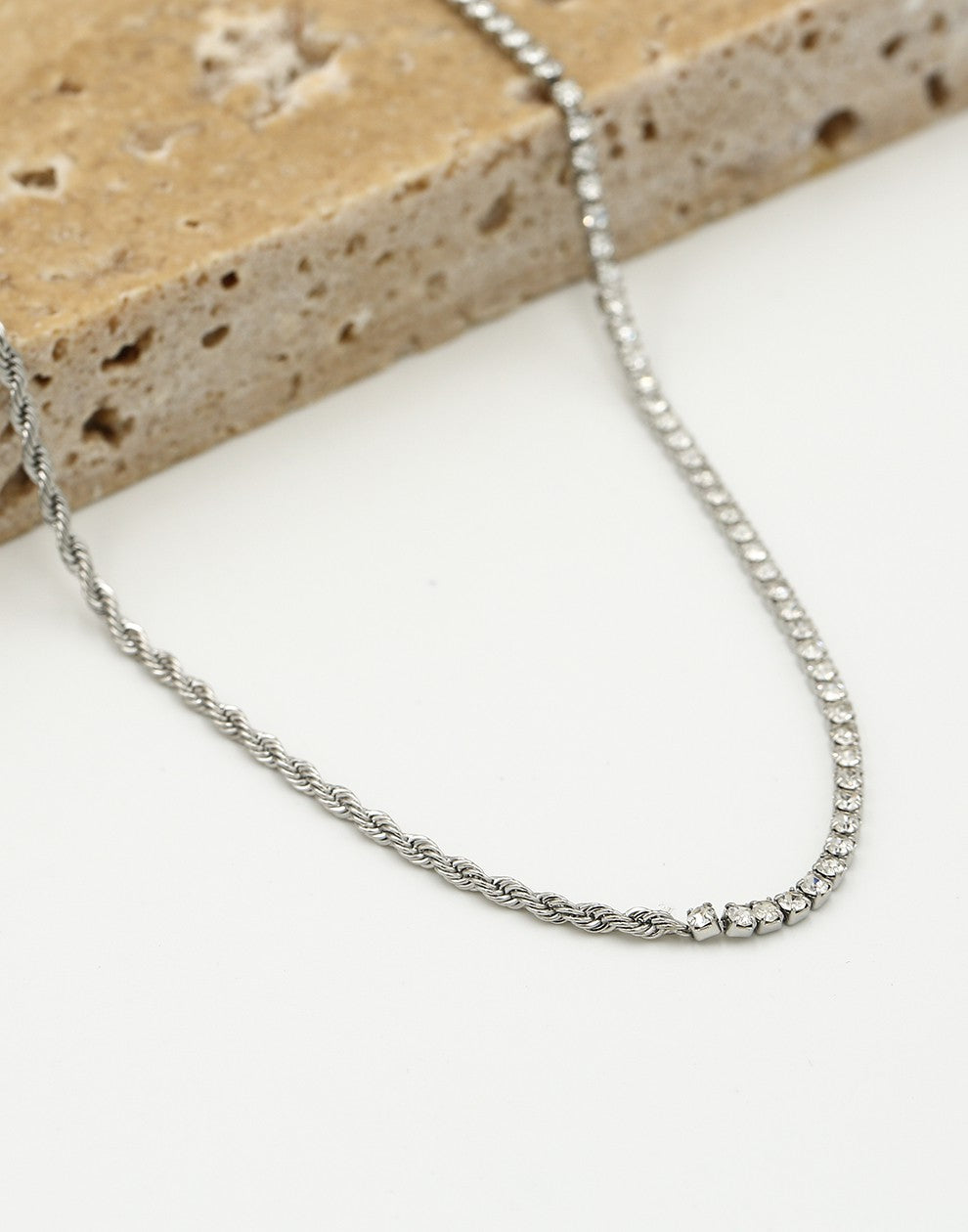 Ketting tennis en gedraaide schakel zilverkleurig