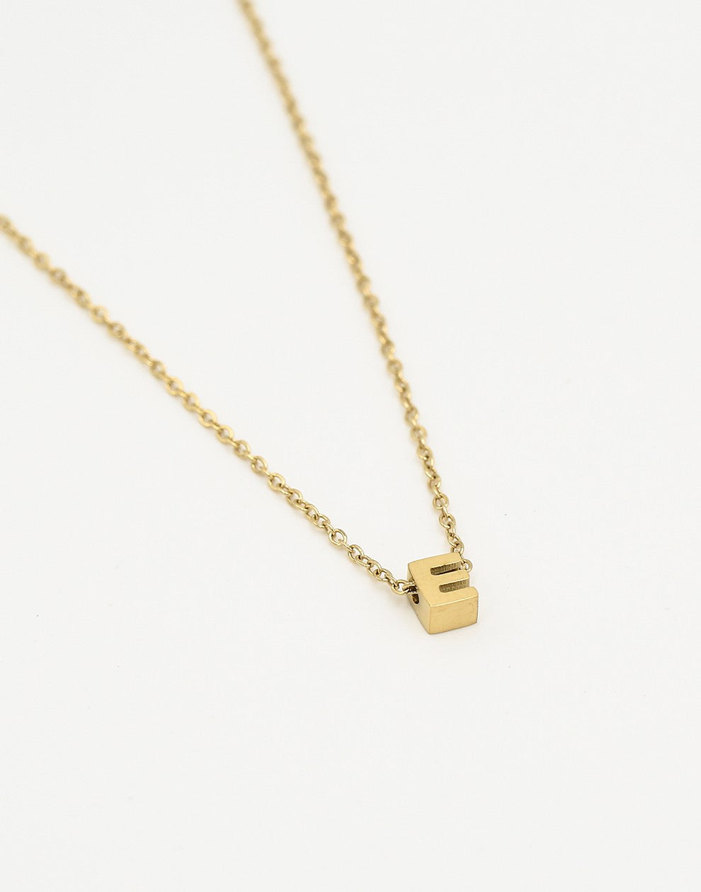 Initialen ketting letter E goudkleurig