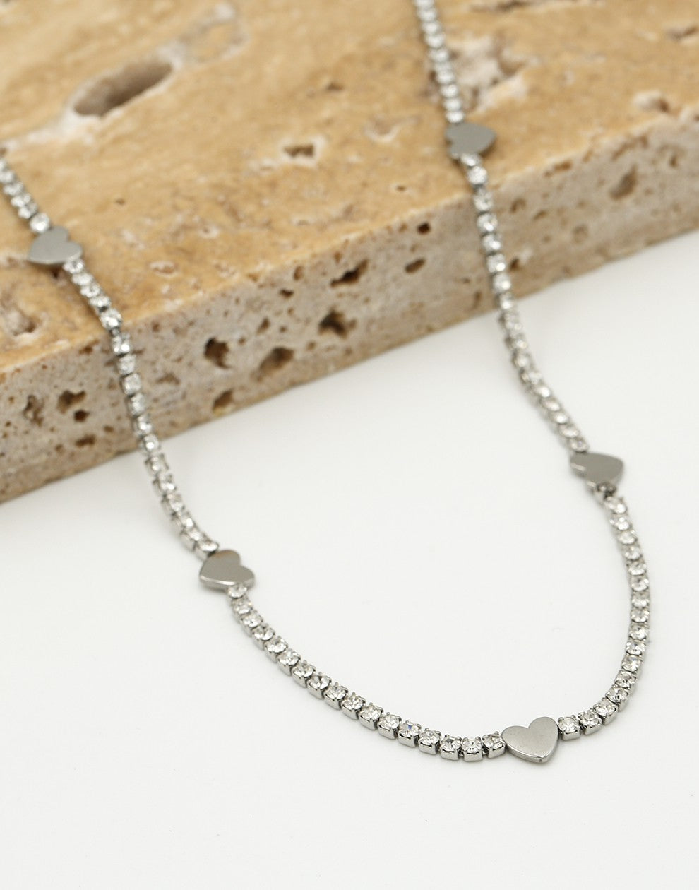 Tennis ketting met hartjes zilverkleurig