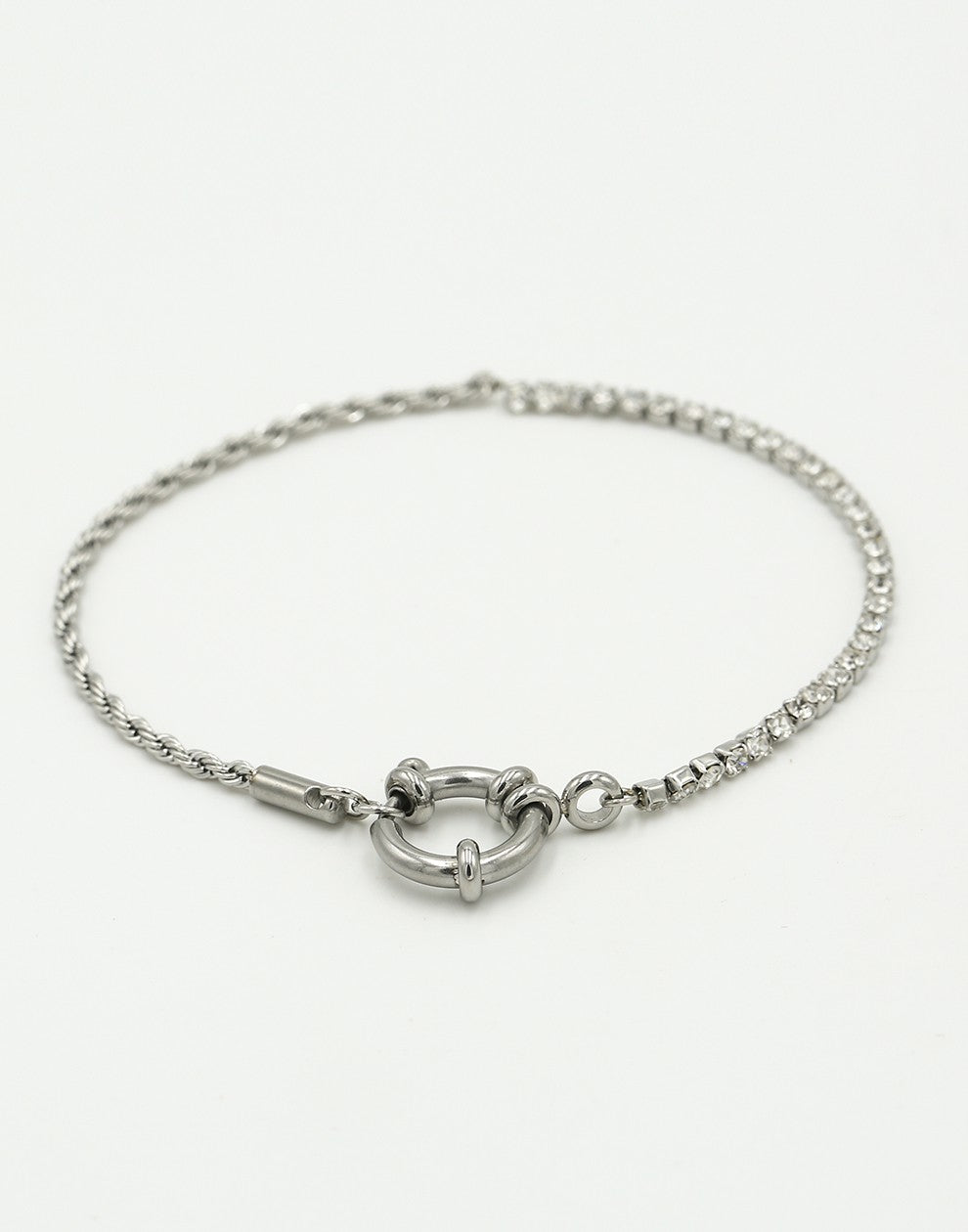 Armband gedraaide schakel met steentjes zilverkleurig