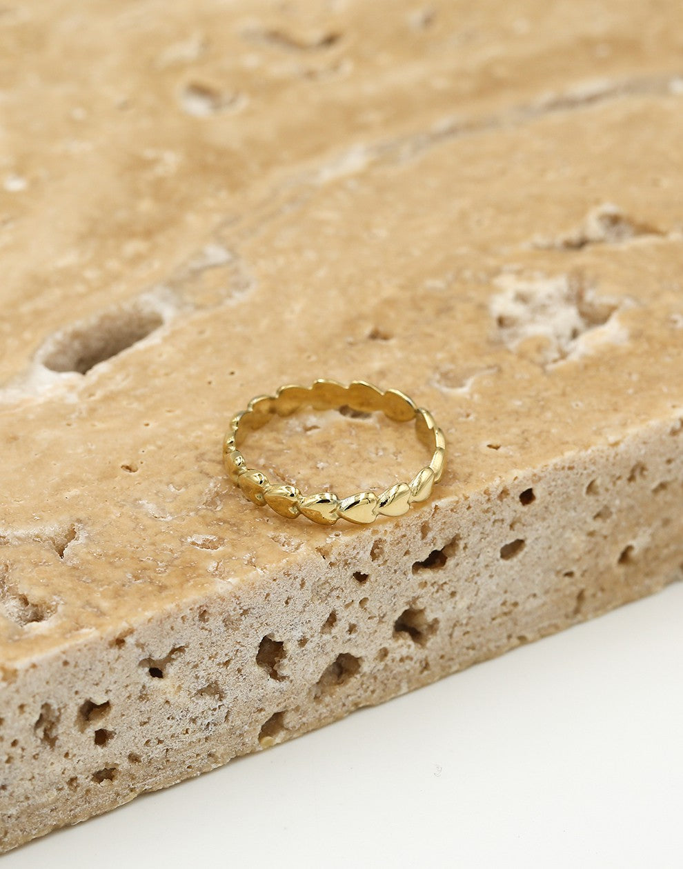 Ring goudkleurig hartjes fijn