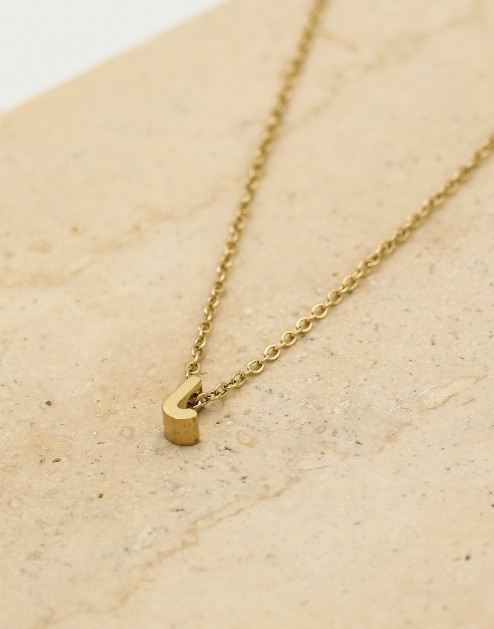 Initialen ketting letter J goudkleurig
