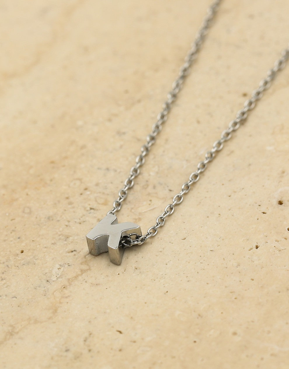 Initialen ketting letter K zilverkleurig