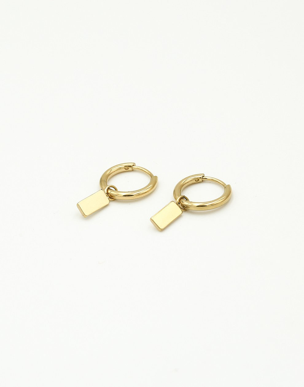Gold-colored bar earrings