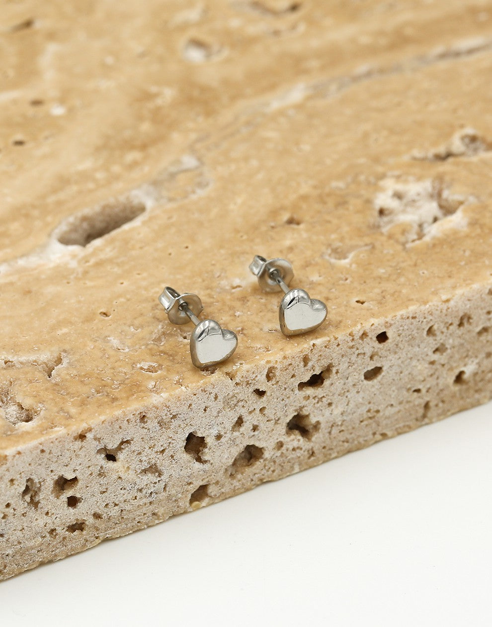 Studs hartje zilverkleurig