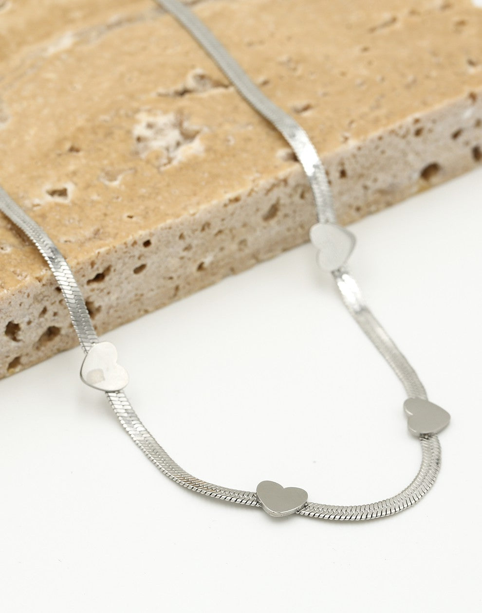 Ketting snake met hartjes zilverkleurig