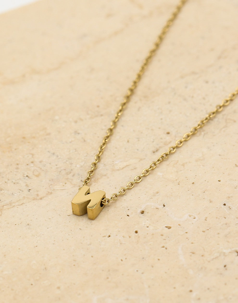 Initialen ketting letter N goudkleurig