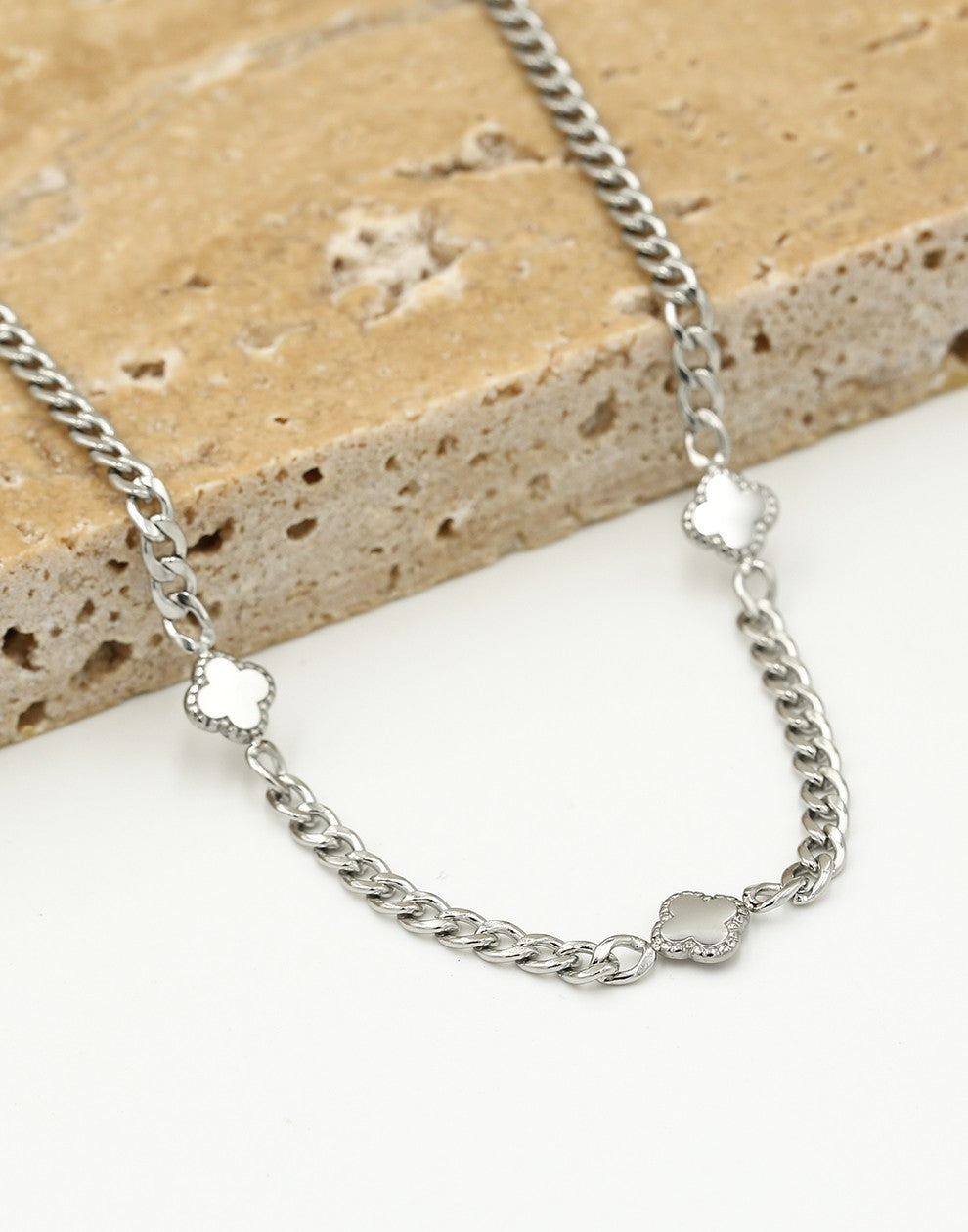 Ketting met klavers zilverkleurig