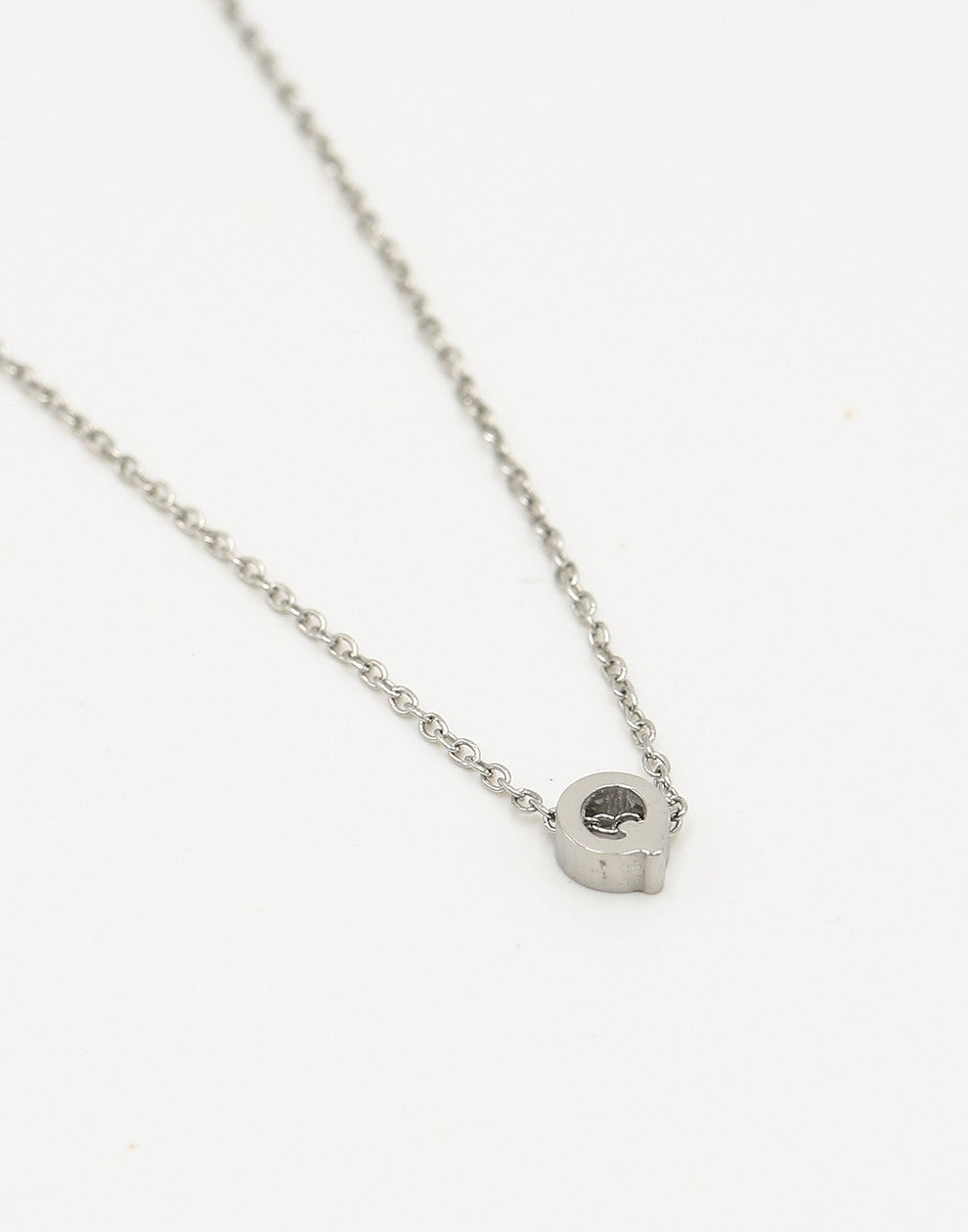 Initialen ketting letter Q zilverkleurig