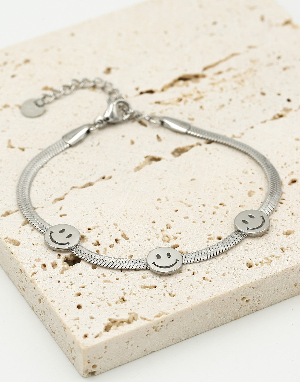 Armband met 3 smileys zilverkleurig