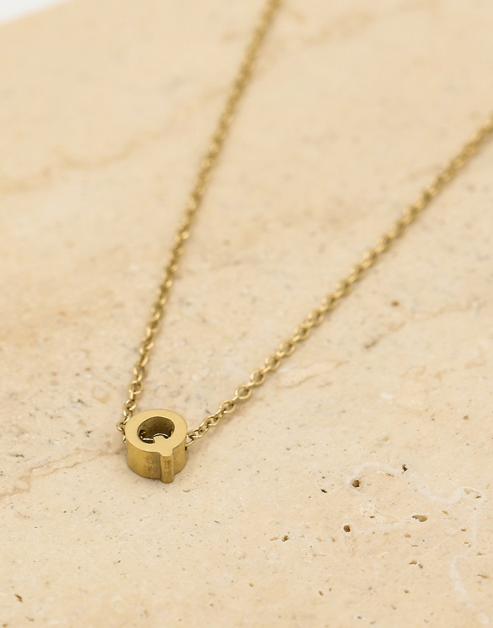 Initialen ketting letter Q goudkleurig