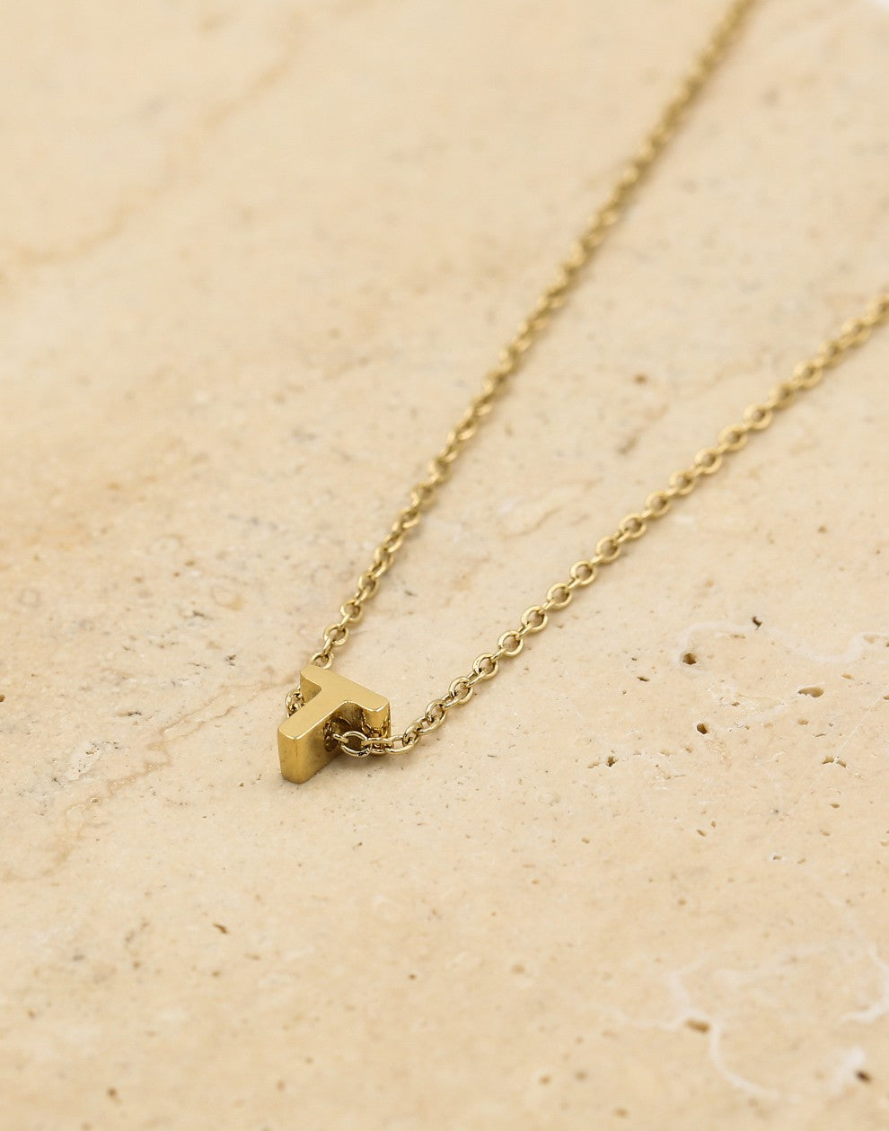 Initialen ketting letter T goudkleurig