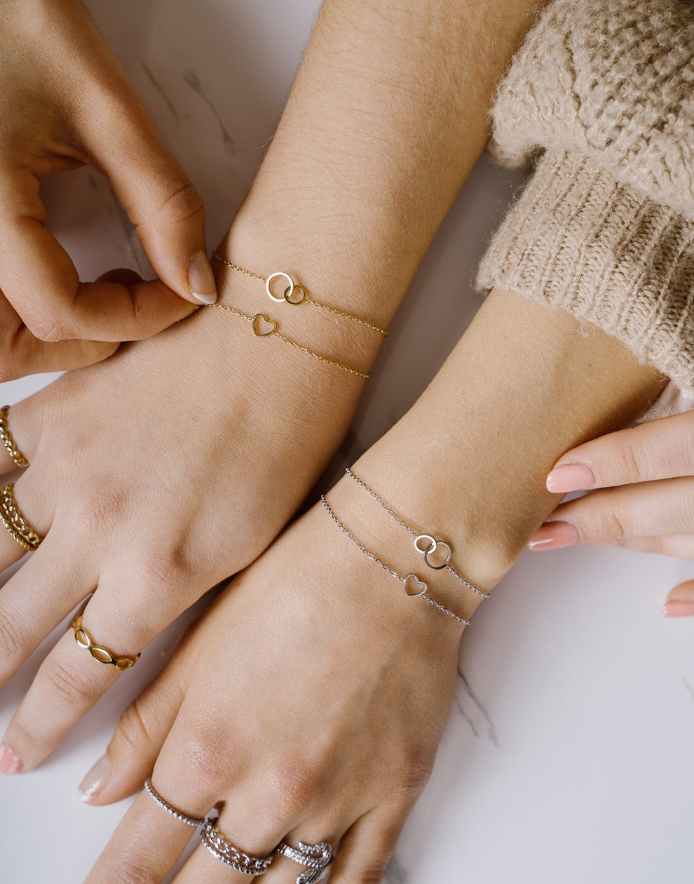 Armband 2 open rondjes verbonden goudkleurig