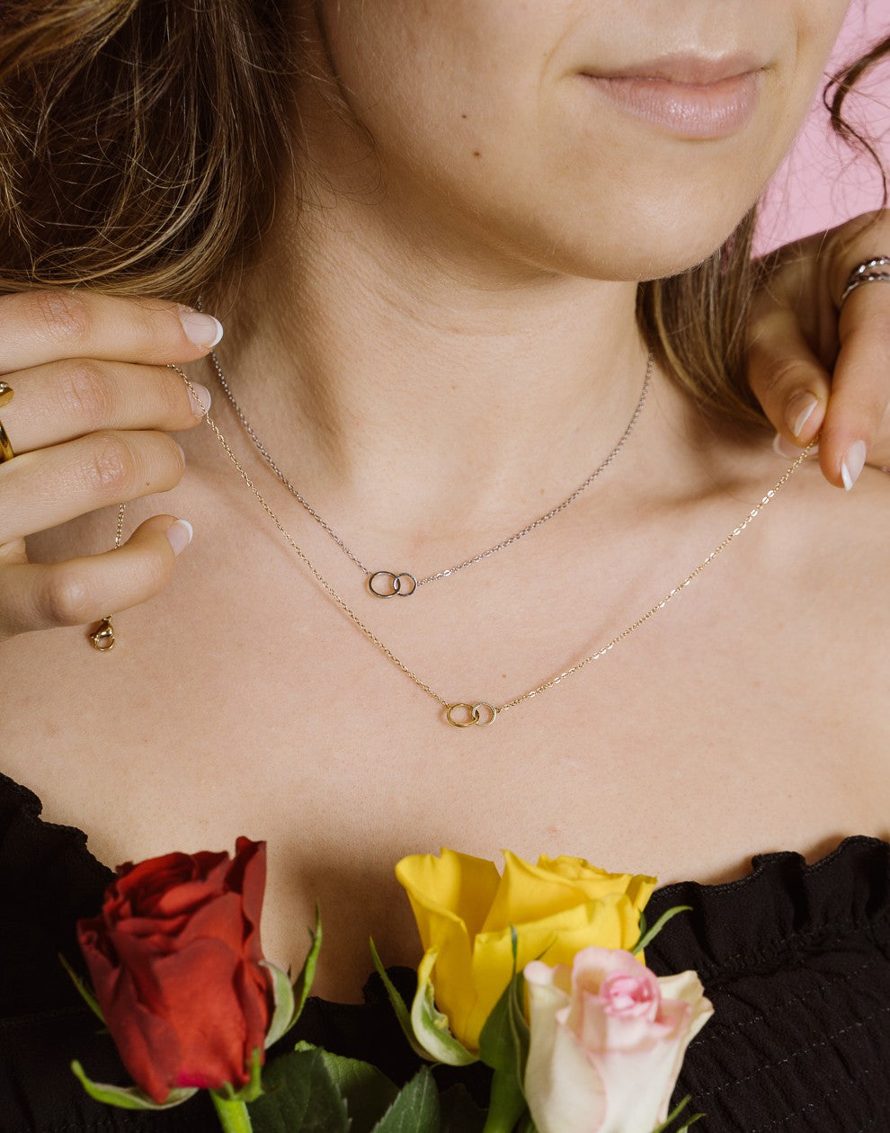 Ketting 2 open rondjes verbonden goudkleurig
