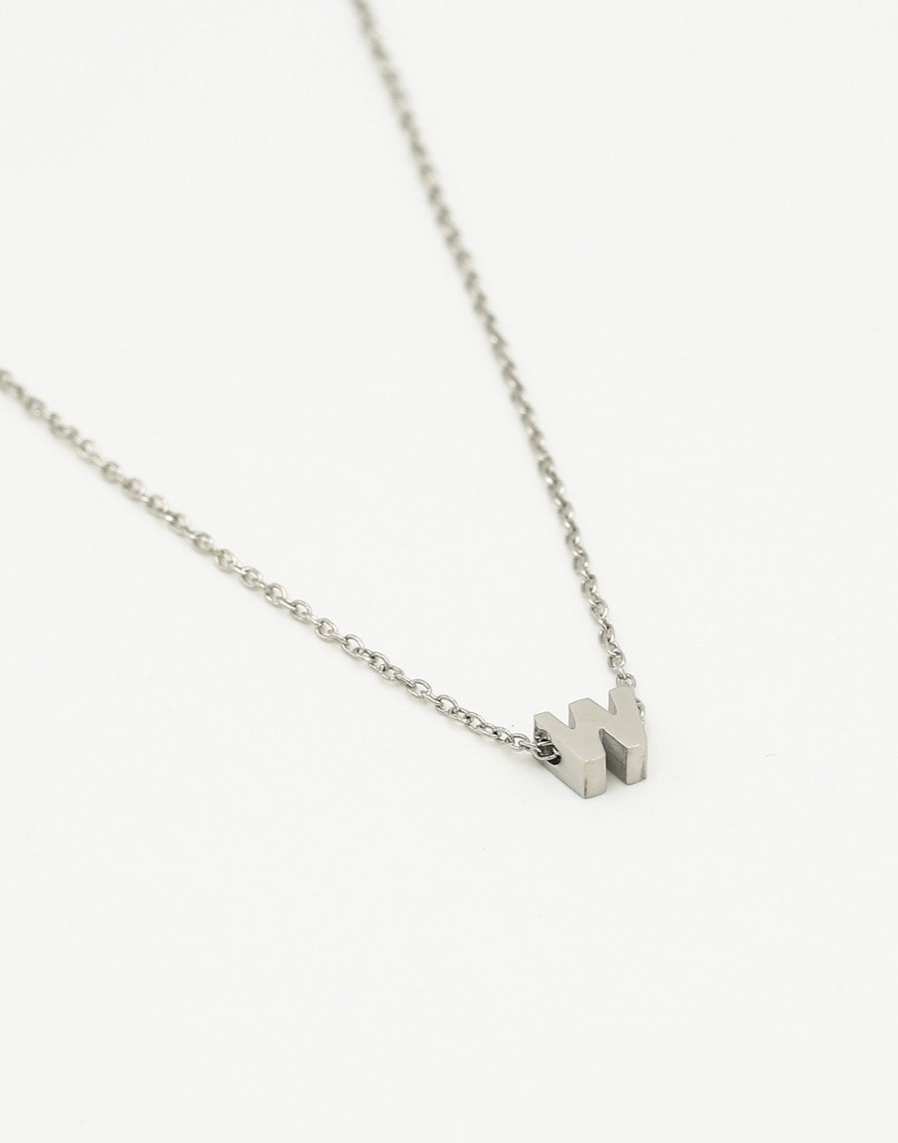 Initialen ketting letter W zilverkleurig