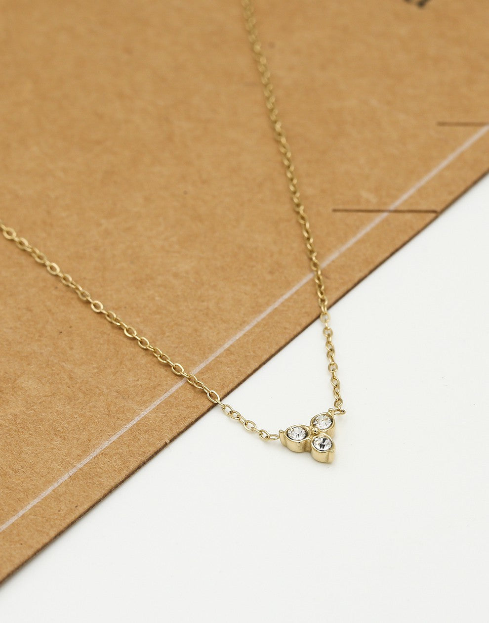 Ketting steentjes driehoek goudkleurig