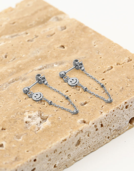 Oorsteker smiley chain zilverkleurig
