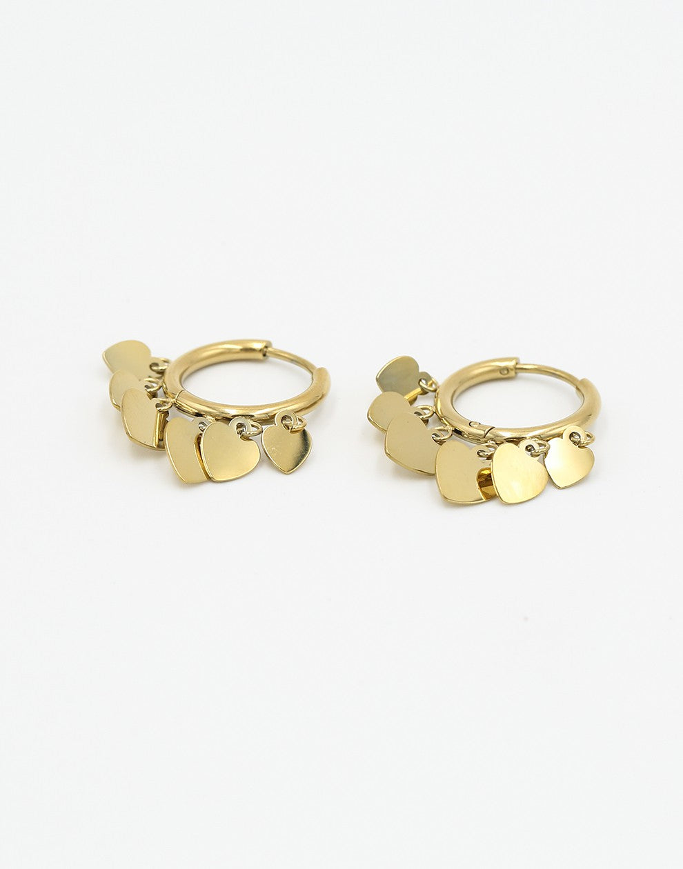 Oorring met 6 hartjes goudkleurig