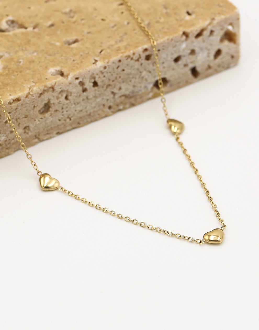 Ketting drie hartjes goudkleurig