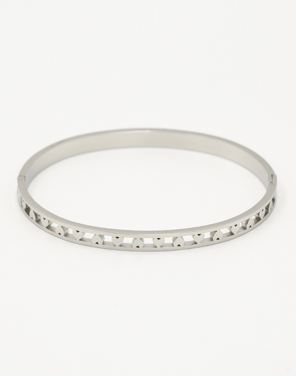 Armband bangle hartjes zilverkleurig