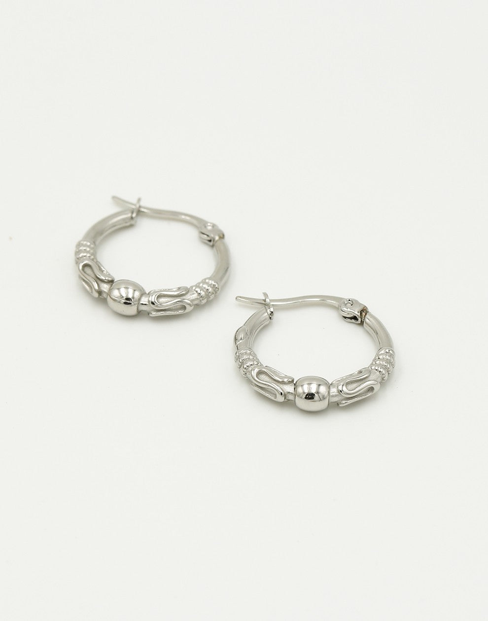 Bali hoop zilverkleurig 16mm
