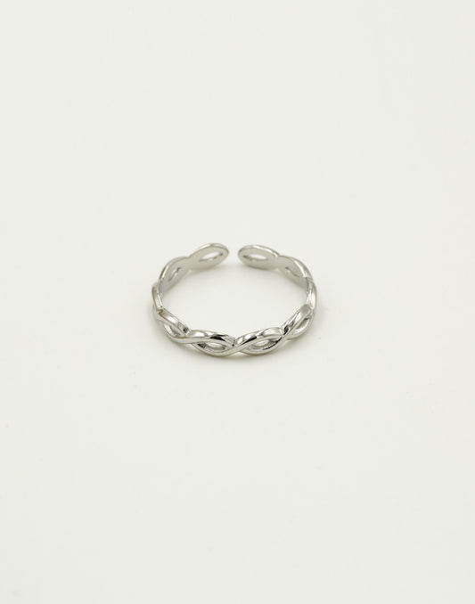 ring gevlochten zilverkleurig