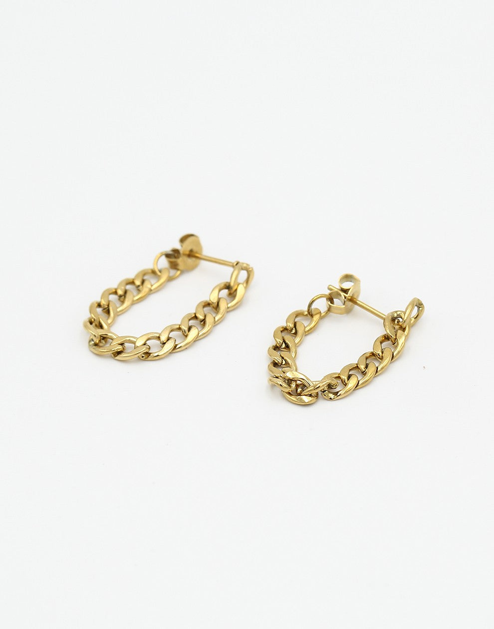 Oorsteker chain goudkleurig