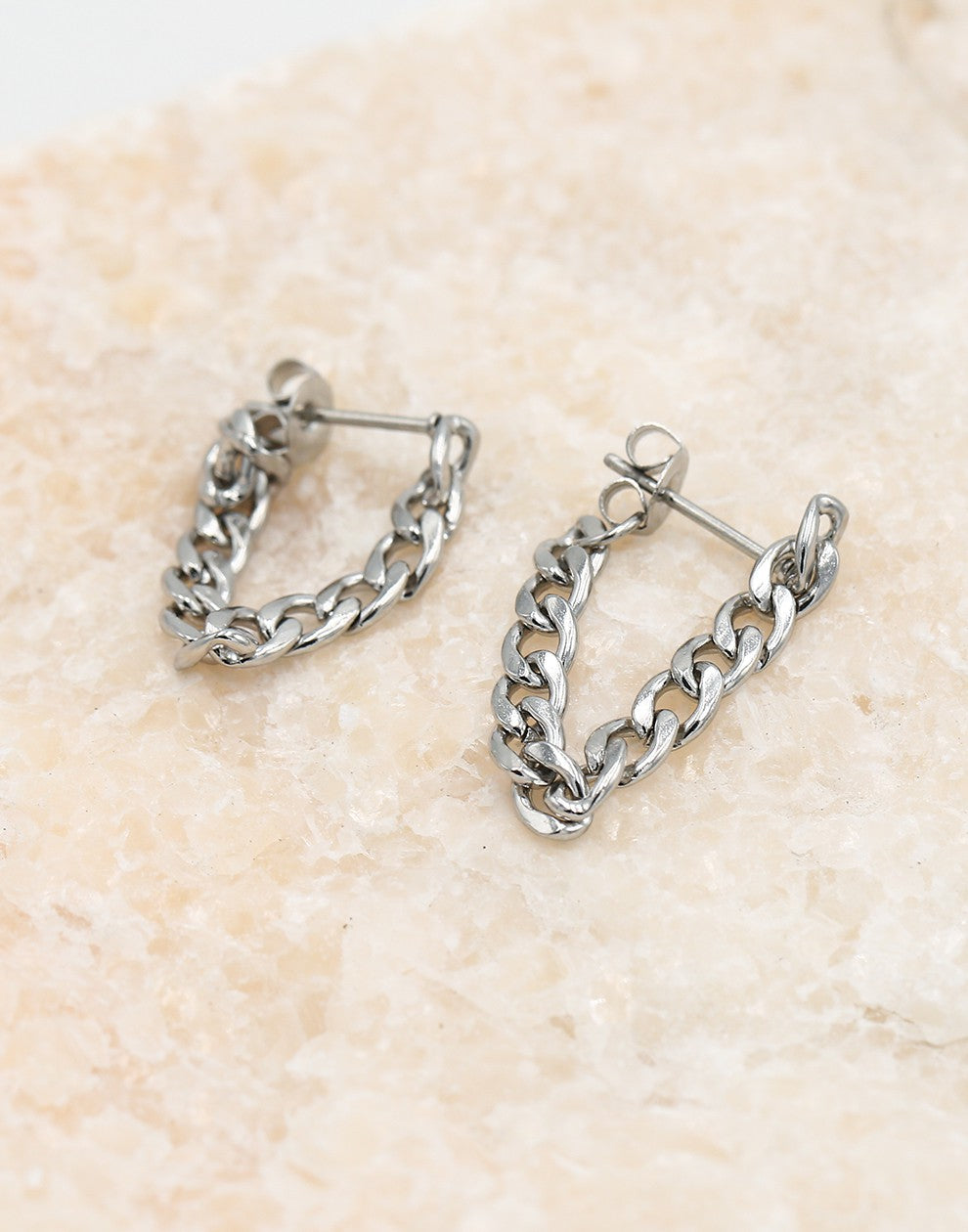 Oorsteker chain zilverkleurig