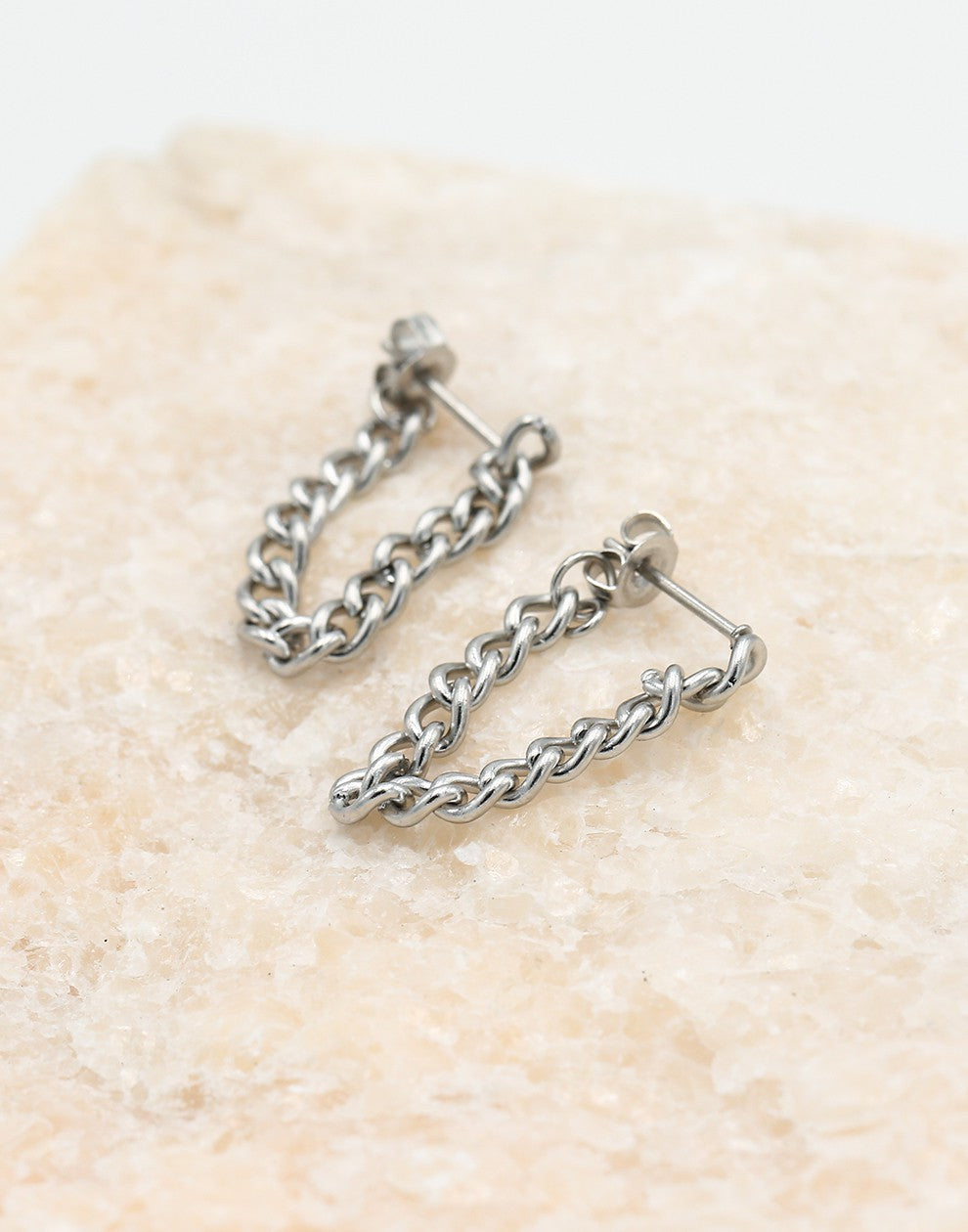 Oorsteker ronde chain zilverkleurig
