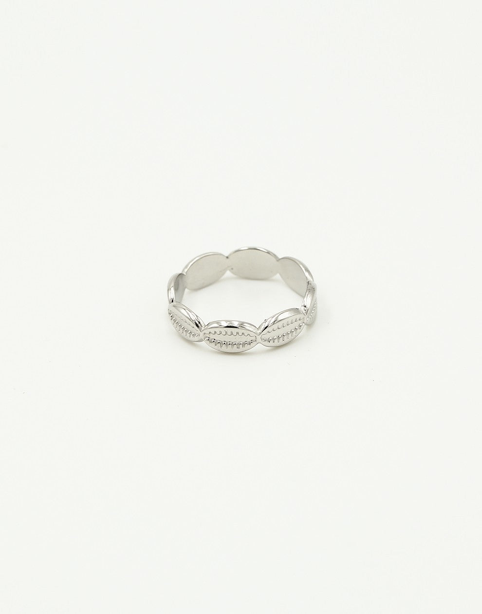 ring schelp patroon zilverkleurig