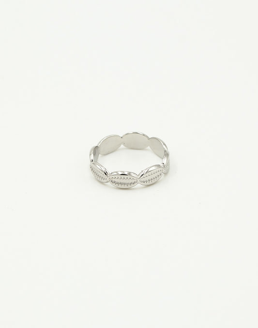 ring schelp patroon zilverkleurig