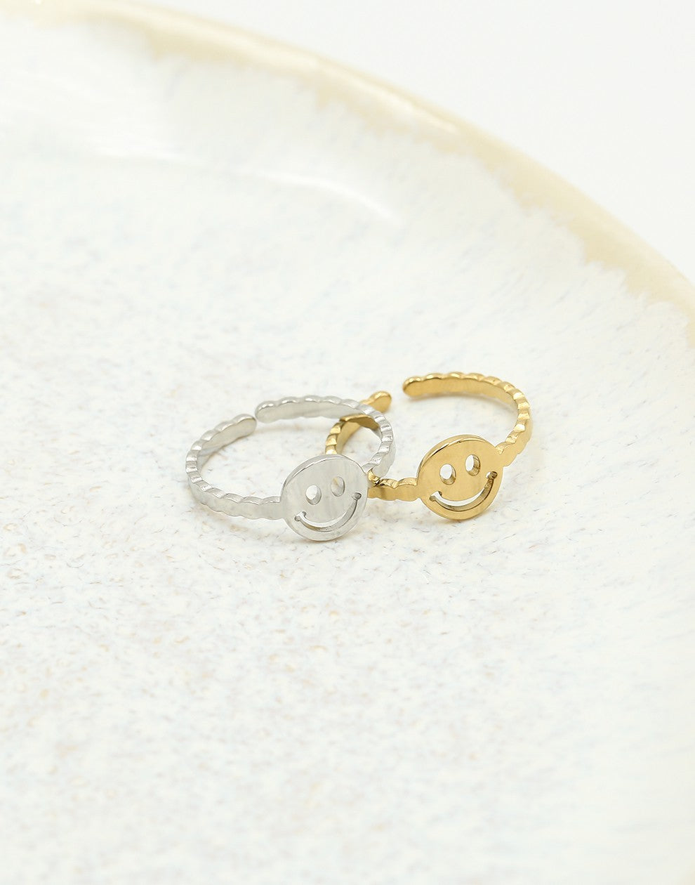 ring smiley zilverkleurig