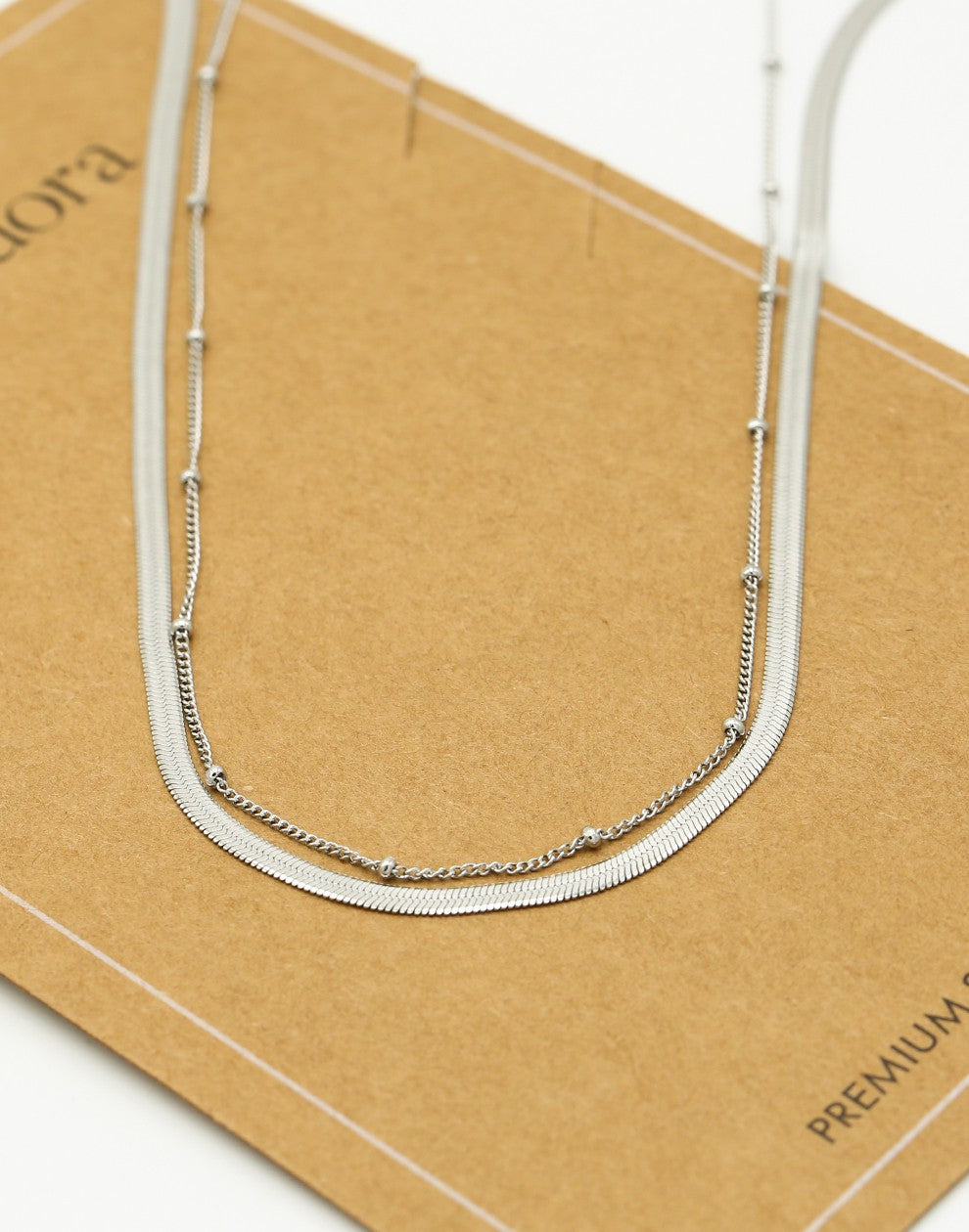 Dubbele ketting snake bolletjes zilverkleurig
