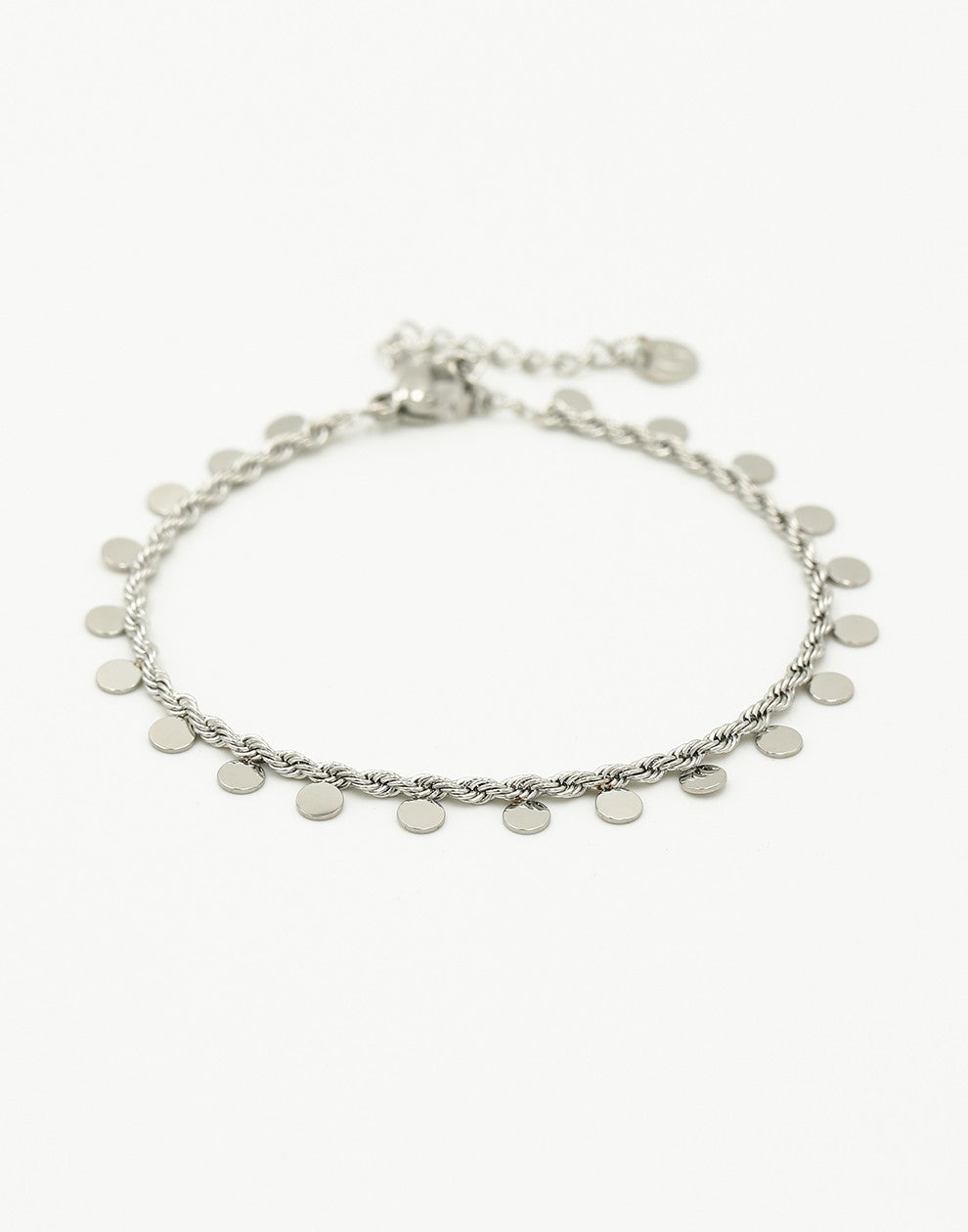Gedraaide armband muntjes zilverkleurig