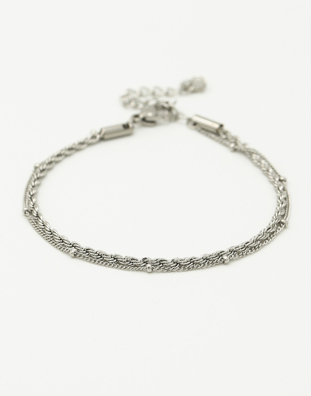 Armband dubbel gedraaid bolletjes zilverkleurig