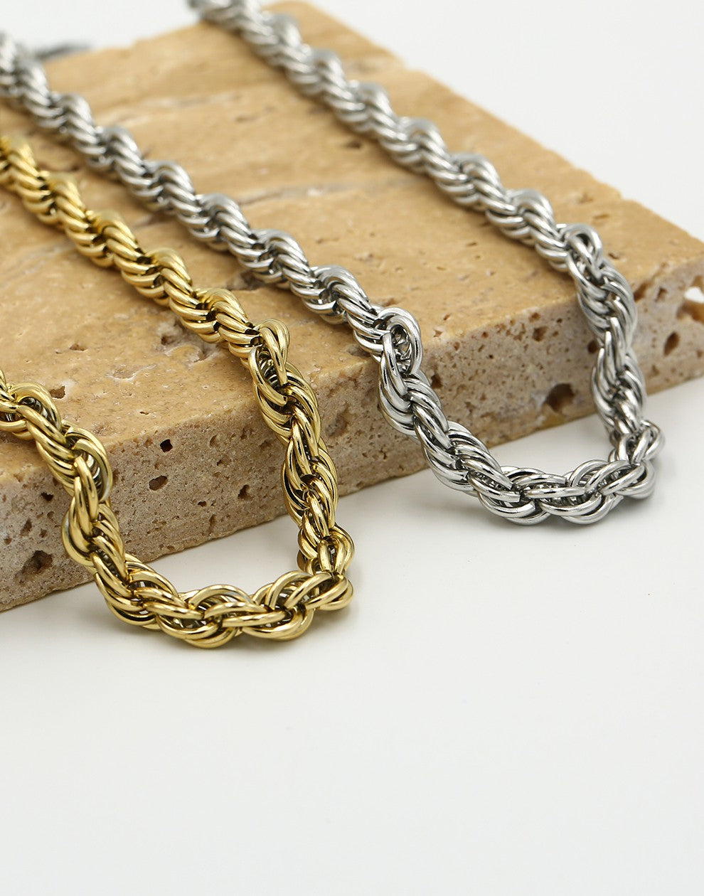 Gedraaide schakelketting chunky goudkleurig