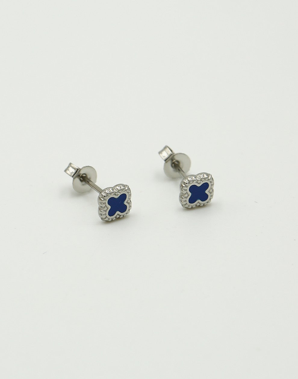 Studs klavers blauw zilverkleurig