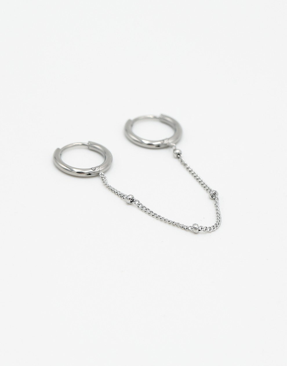 Dubbel oorring met bolletjes chain zilverkleurig