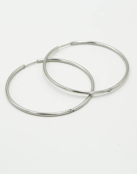 Basic hoop oorringen 5cm zilverkleurig