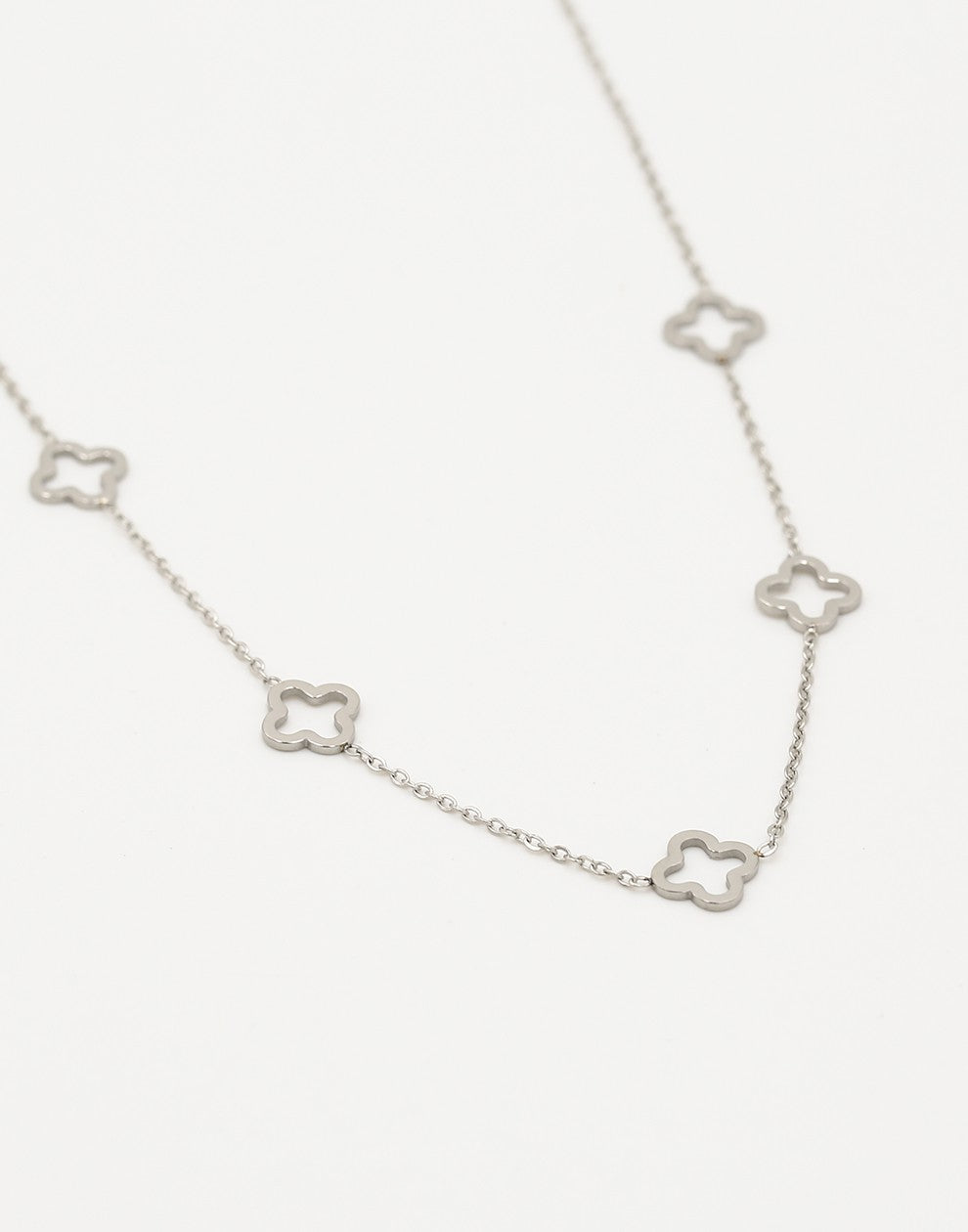Ketting 5 open klavers zilverkleurig