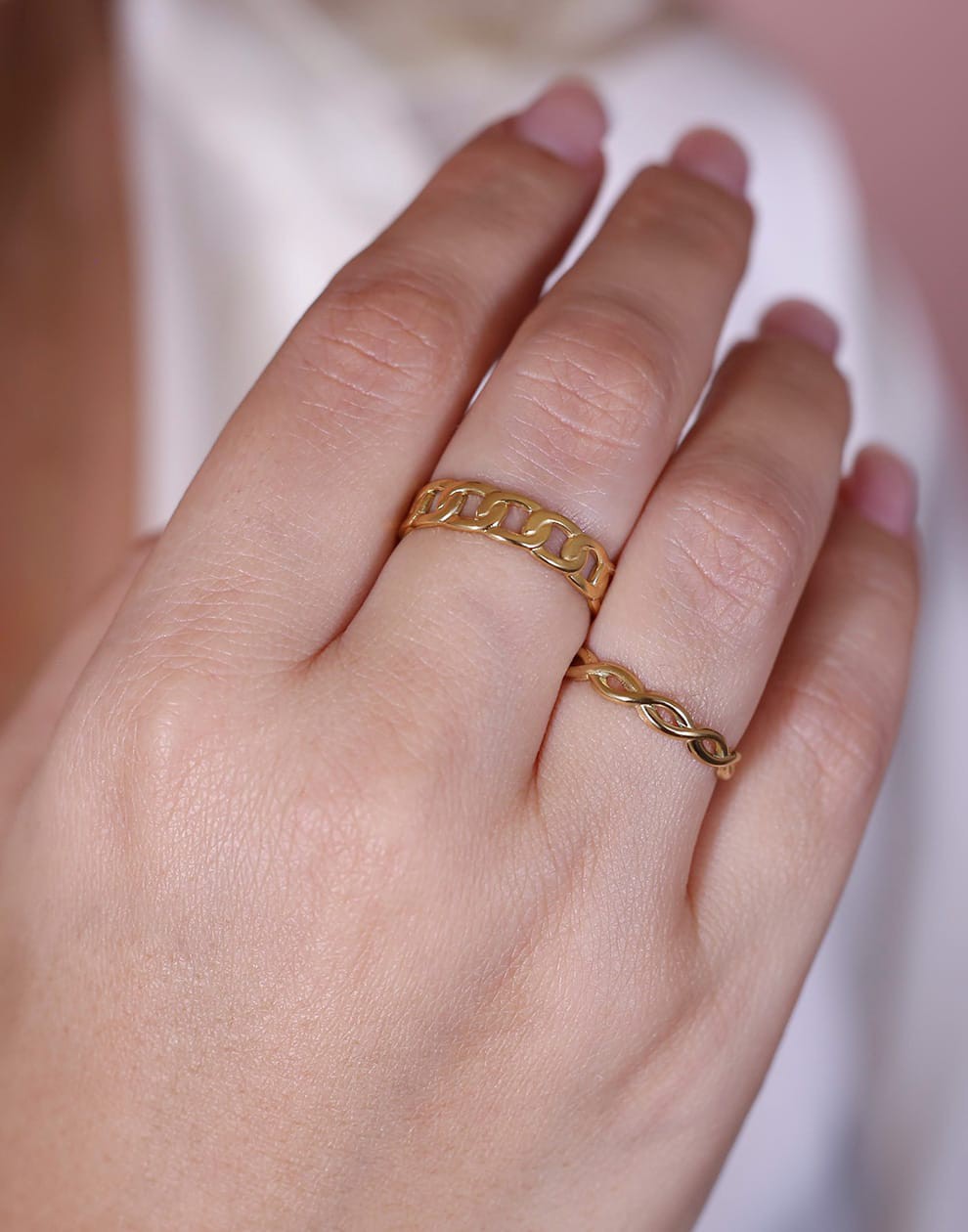 ring gevlochten goudkleurig