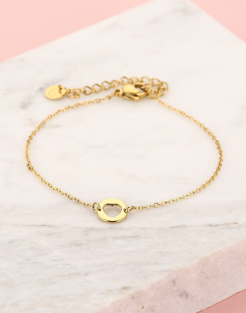 armband uitgesneden hartje goudkleurig