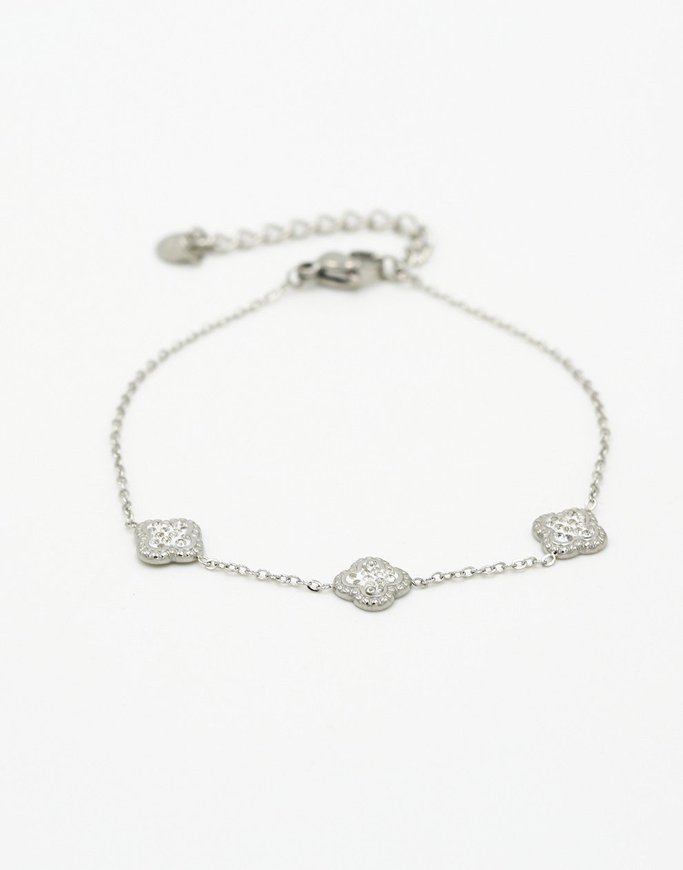 Armband klavers met steentjes zilverkleurig